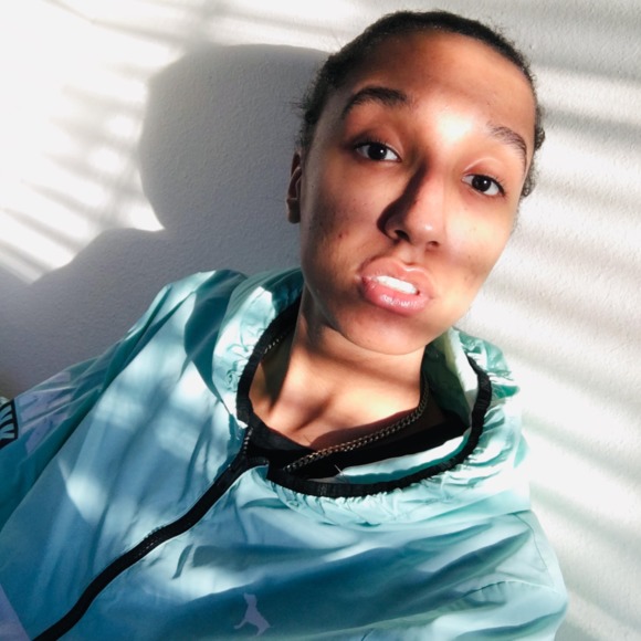 Meet your Posher, Jordyn - Picture 1 of 1